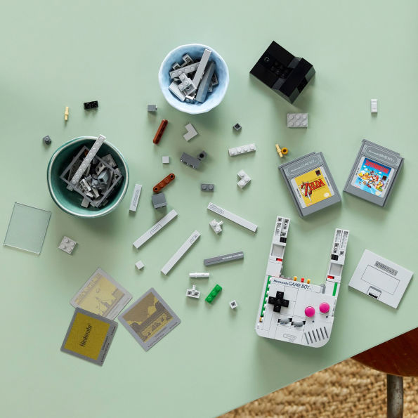 LEGO Icons Game Boy