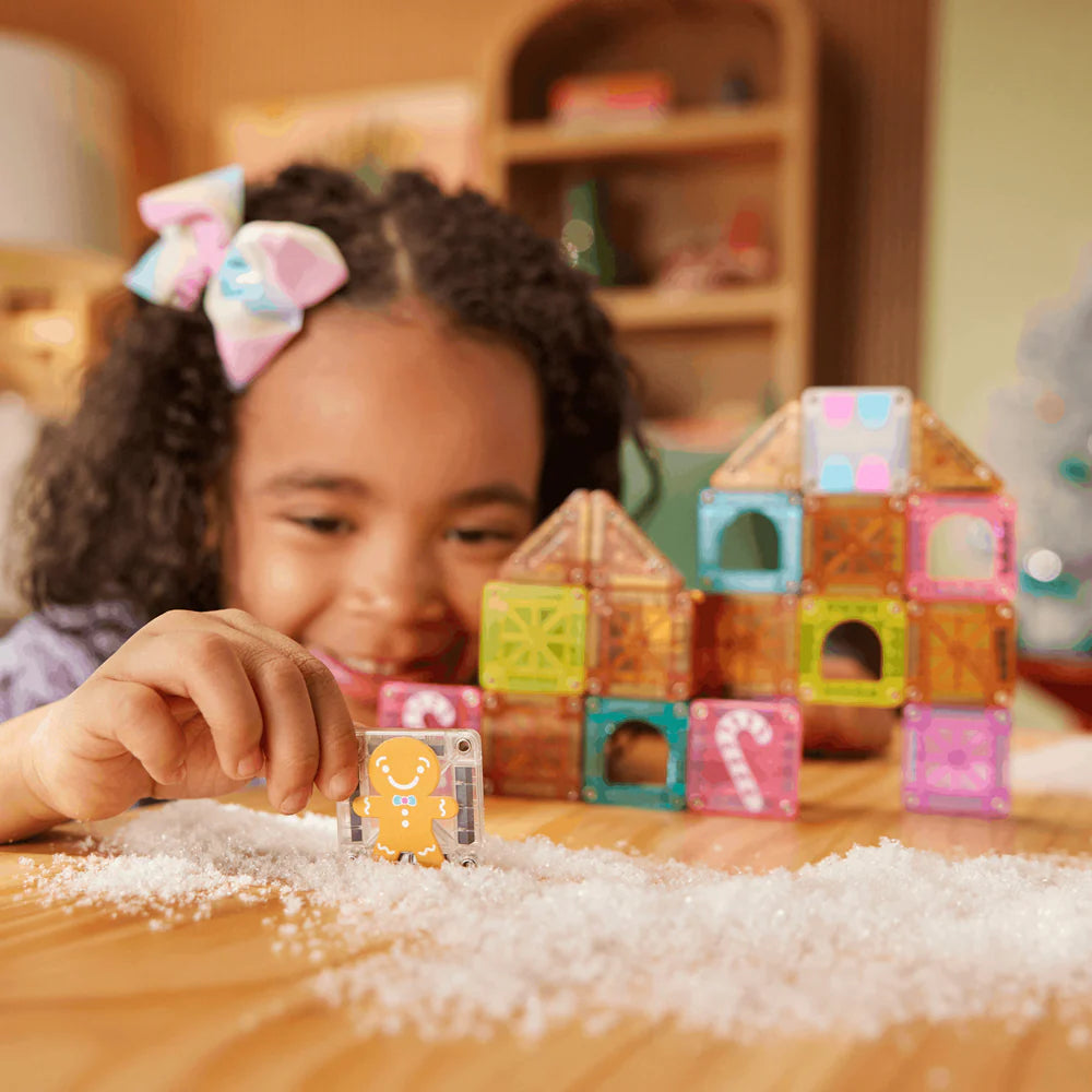 Magnatiles MicroMags Gingerbread House Travel