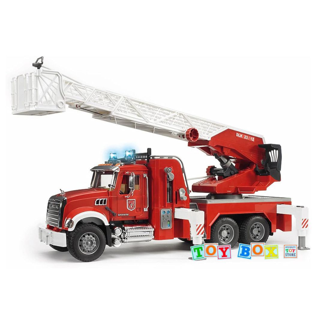 MACK Granite Fire Engine with Water Pump