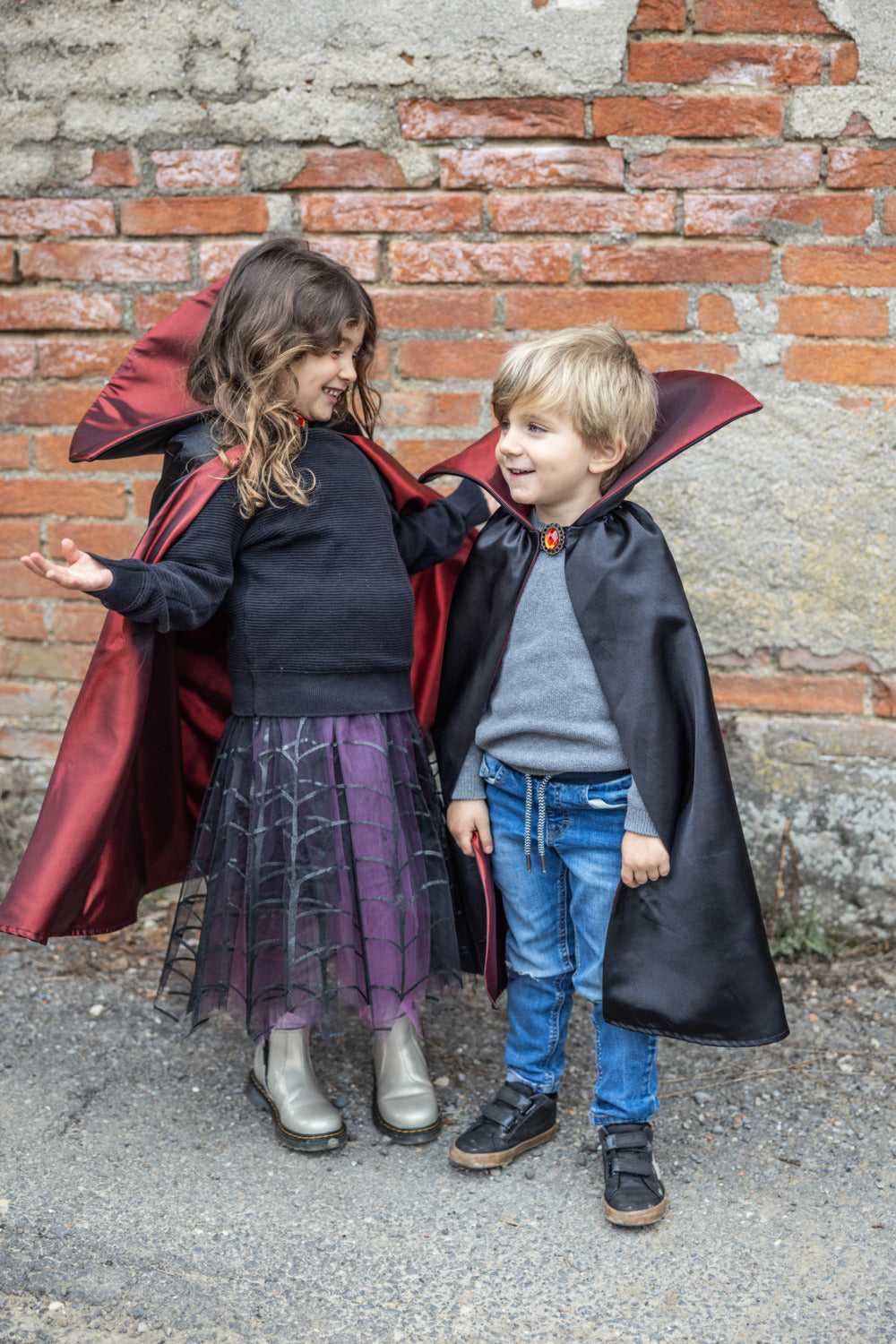 Vampire Cape (size 7-8)