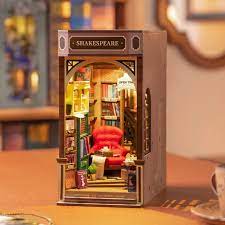 Bookstore Book Nook & Wonderland