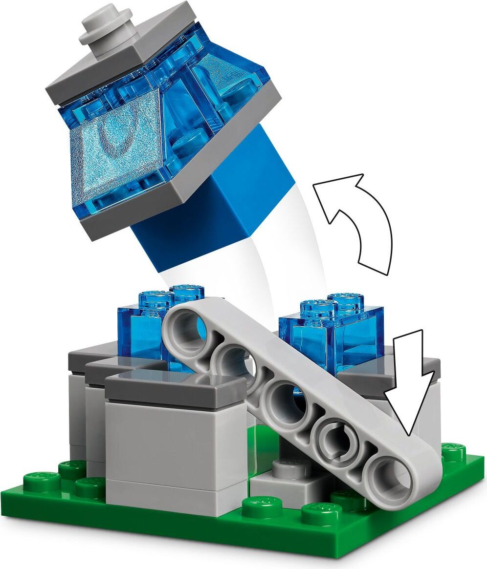 LEGO Minecraft: The Ghast Balloon Village Attack