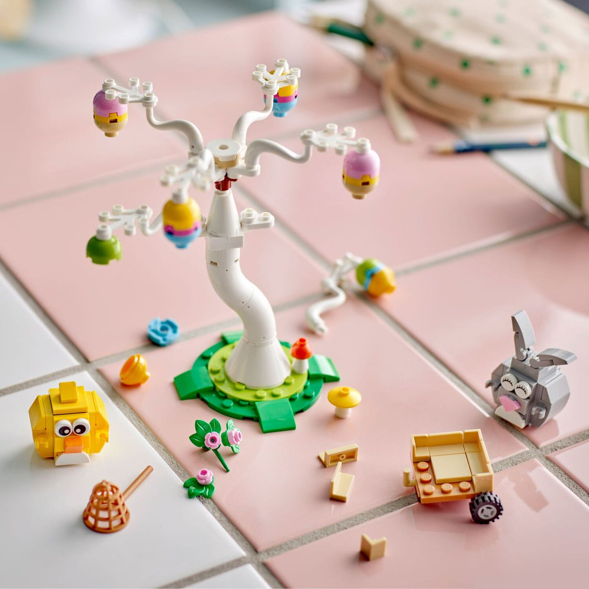 LEGO Iconic: Easter Bunny and Chick Egg Hunt