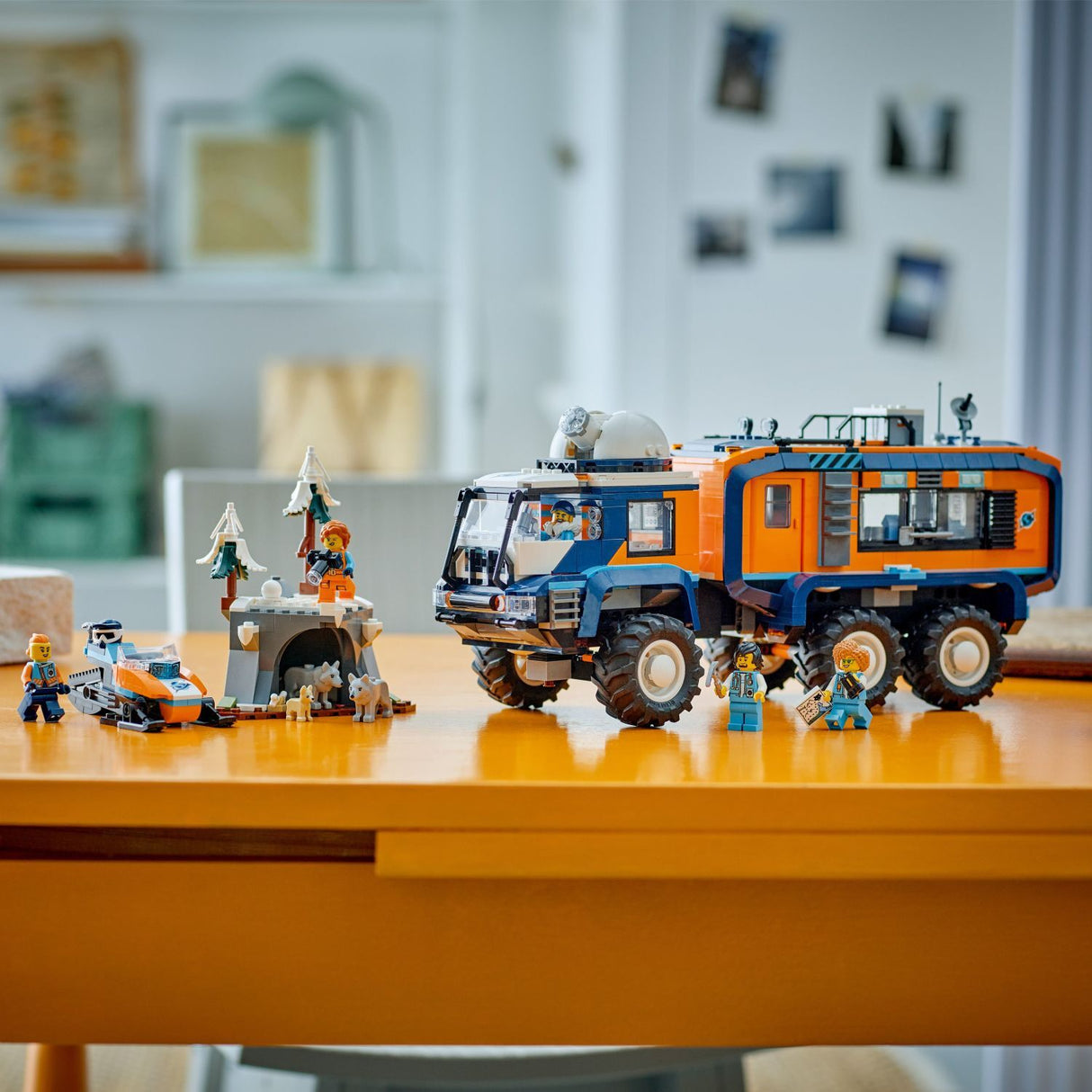 LEGO City Exploration: Arctic Explorer Science Lab Truck