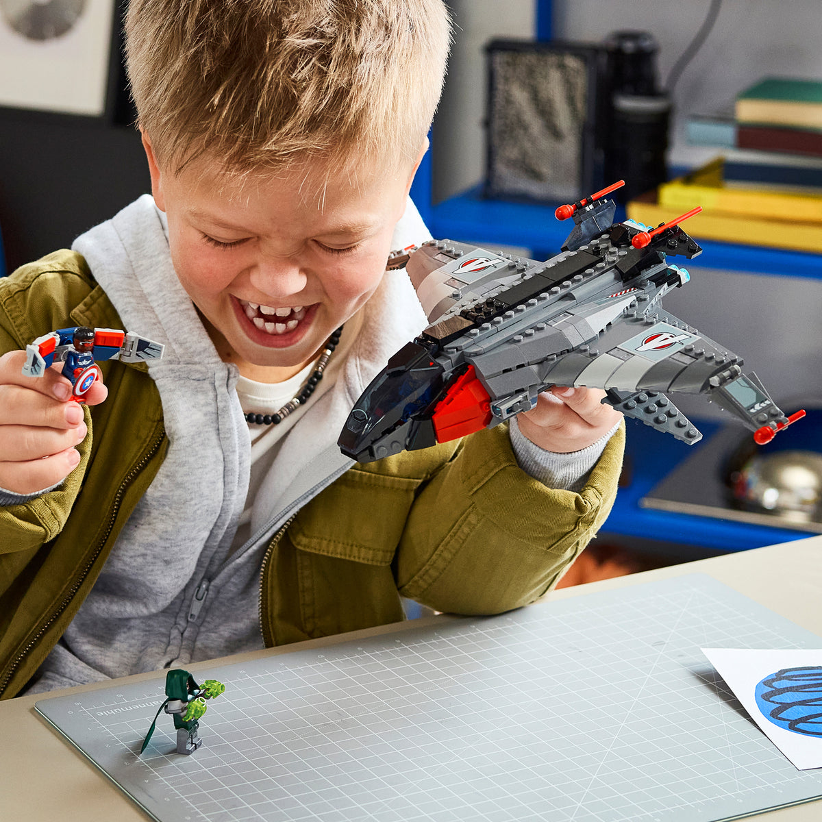 LEGO® ǀ Marvel Avengers: Doomsday Quinjet