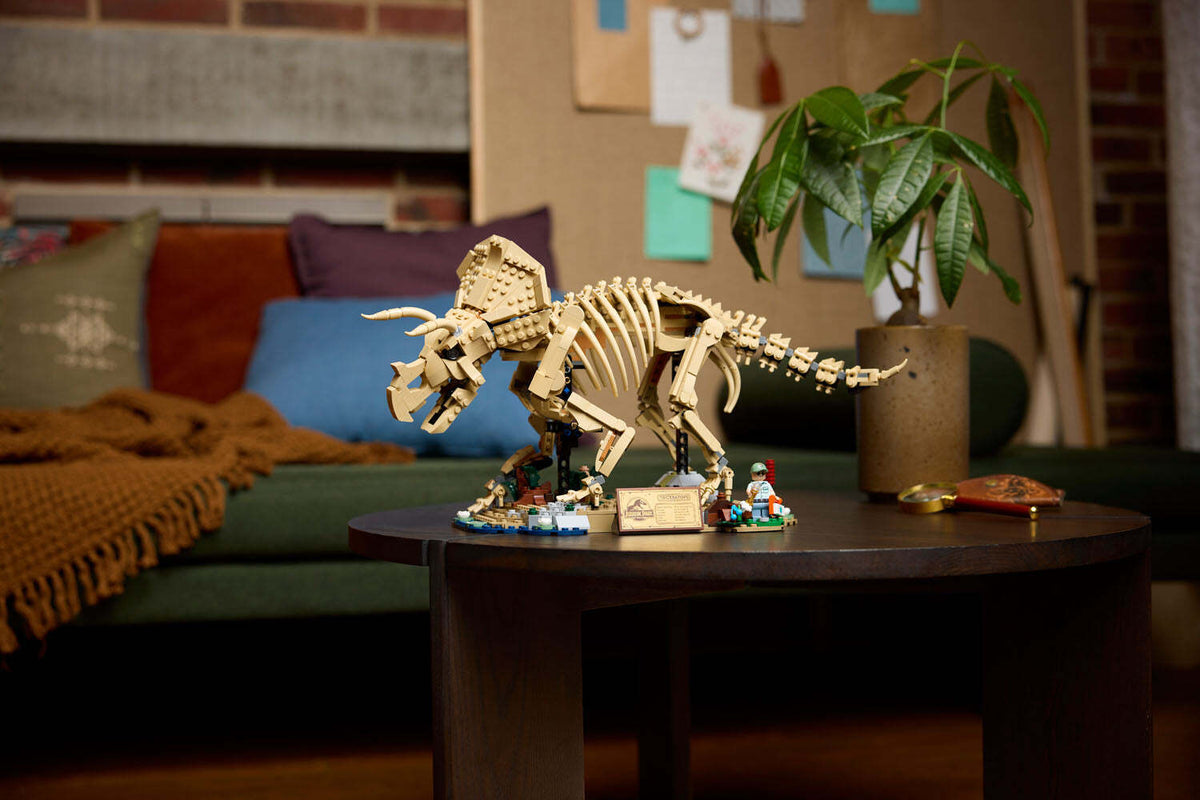 JURASSIC WORLD Dinosaur Fossils Triceratops