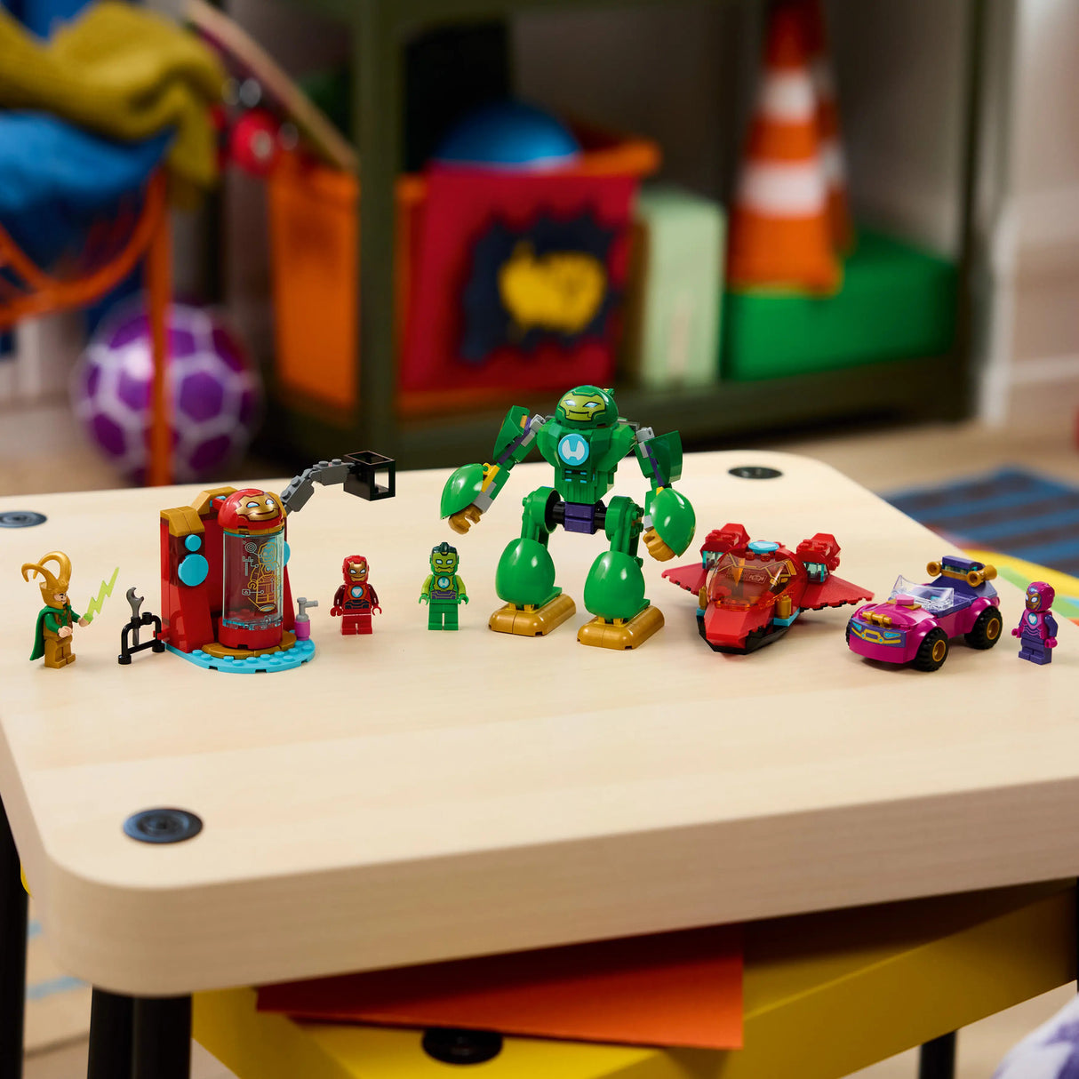 LEGO® ǀ Marvel Iron Man and His Awesome Friends Loki vs. Team Iron Man