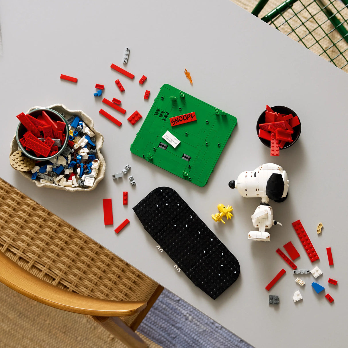 LEGO® Ideas Peanuts: Snoopy’s Doghouse