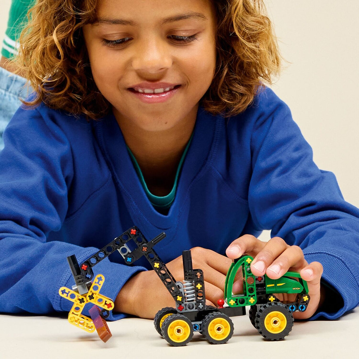 LEGO Technic: John Deere 1470H Wheeled Harvester