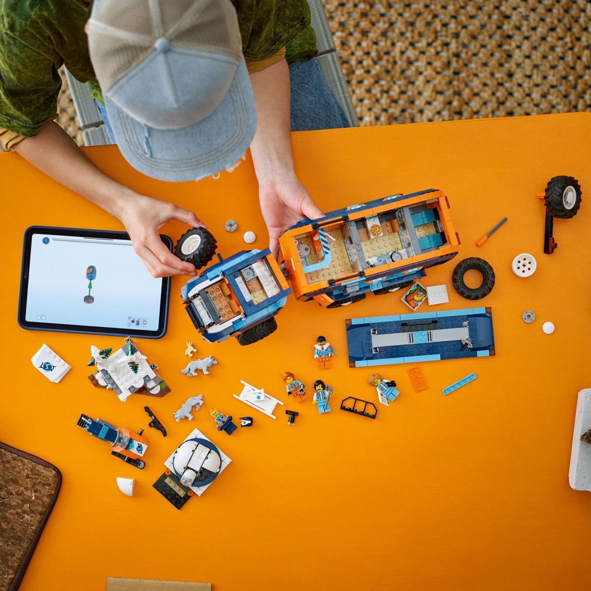 LEGO City Exploration: Arctic Explorer Science Lab Truck