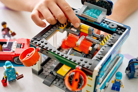 LEGO® City Drive-Through Car Wash