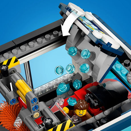 LEGO® City Drive-Through Car Wash