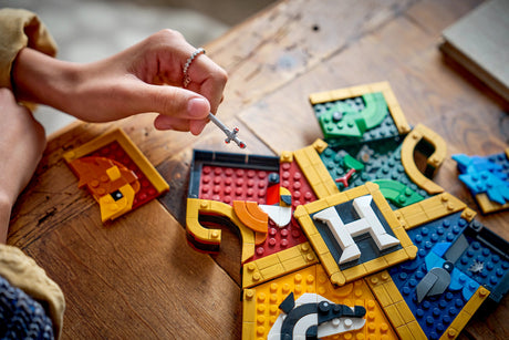 LEGO® Harry Potter™ Hogwarts™ House Crest