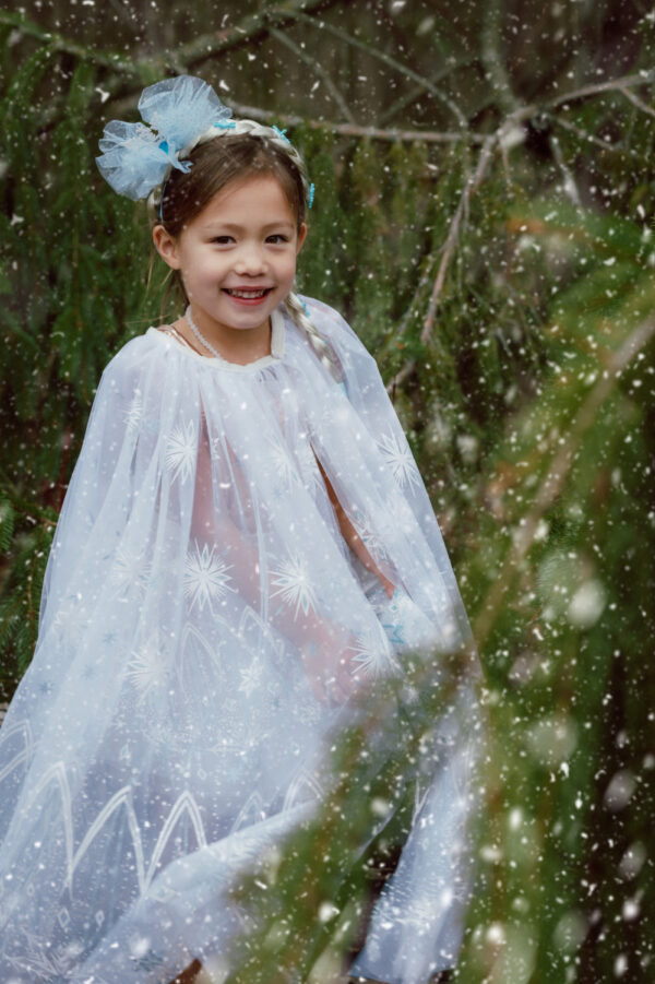 Winter Wonderland Cape (size 5-6)